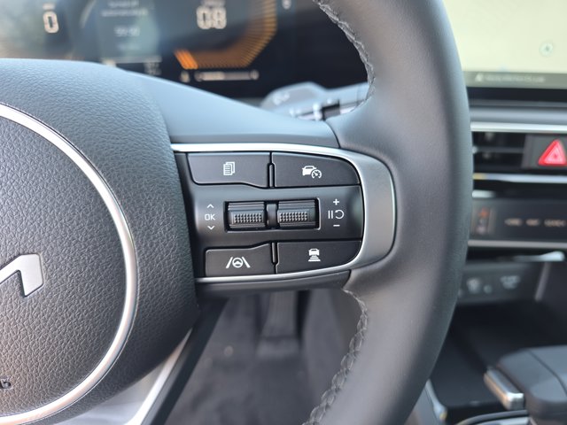 Vehicle image 28 of 33