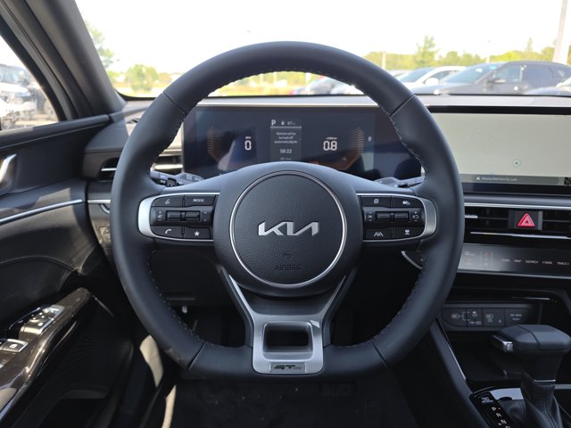 Vehicle image 13 of 33
