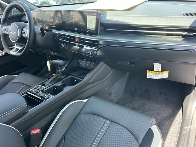 Vehicle image 11 of 38