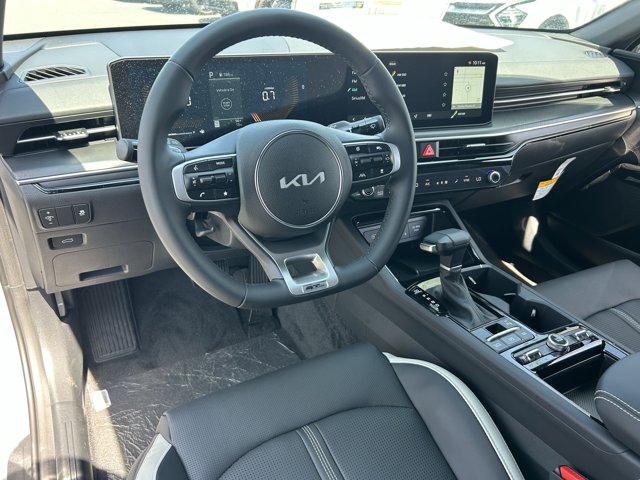 Vehicle image 17 of 38