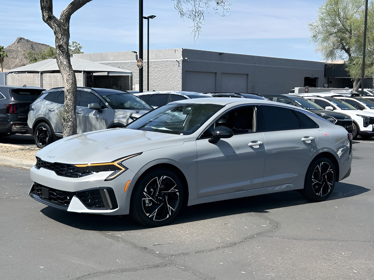 Vehicle image 33 of 38