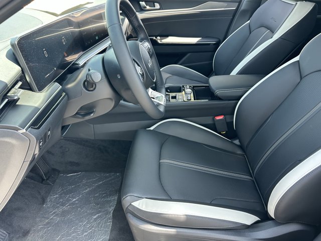 Vehicle image 18 of 38