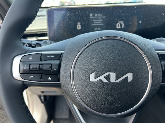 Vehicle image 23 of 38