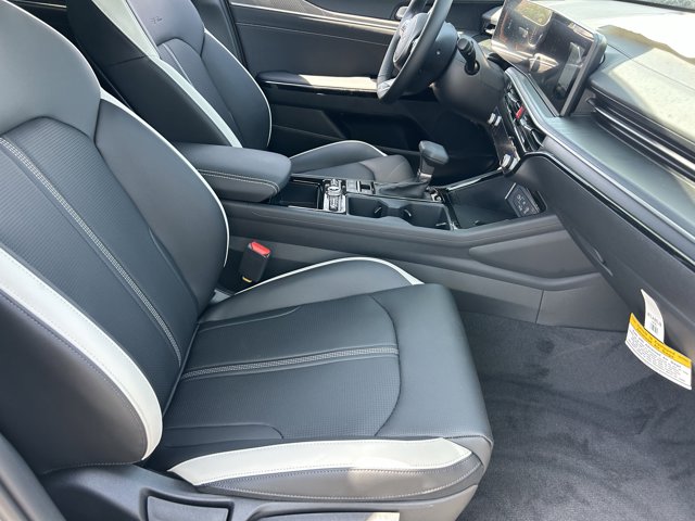 Vehicle image 10 of 38