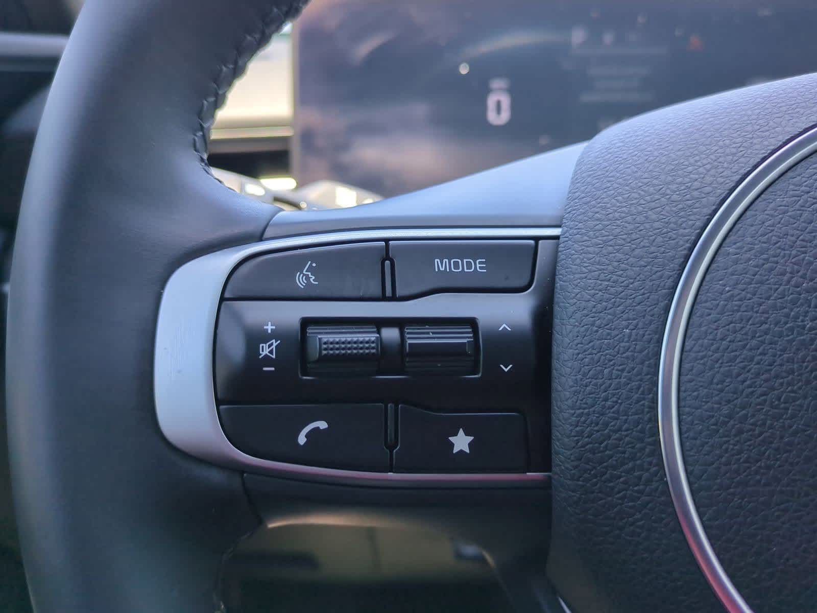Vehicle image 22 of 34