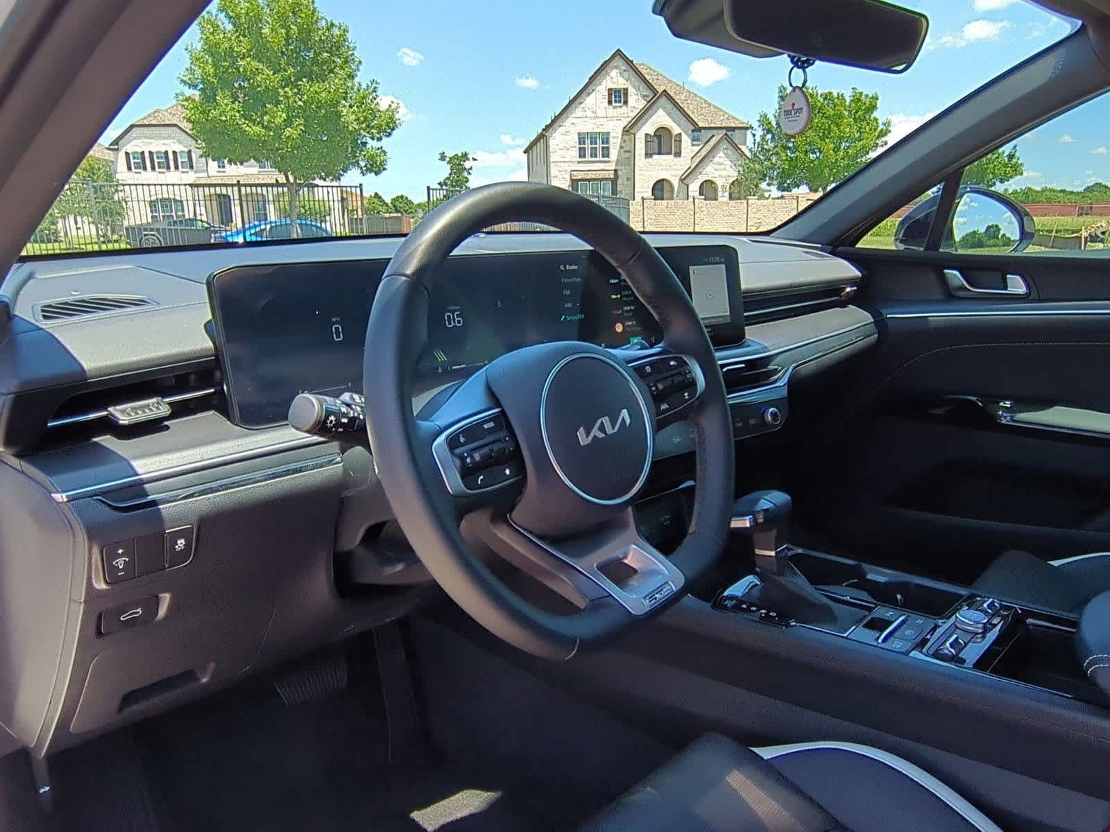 Vehicle image 9 of 34
