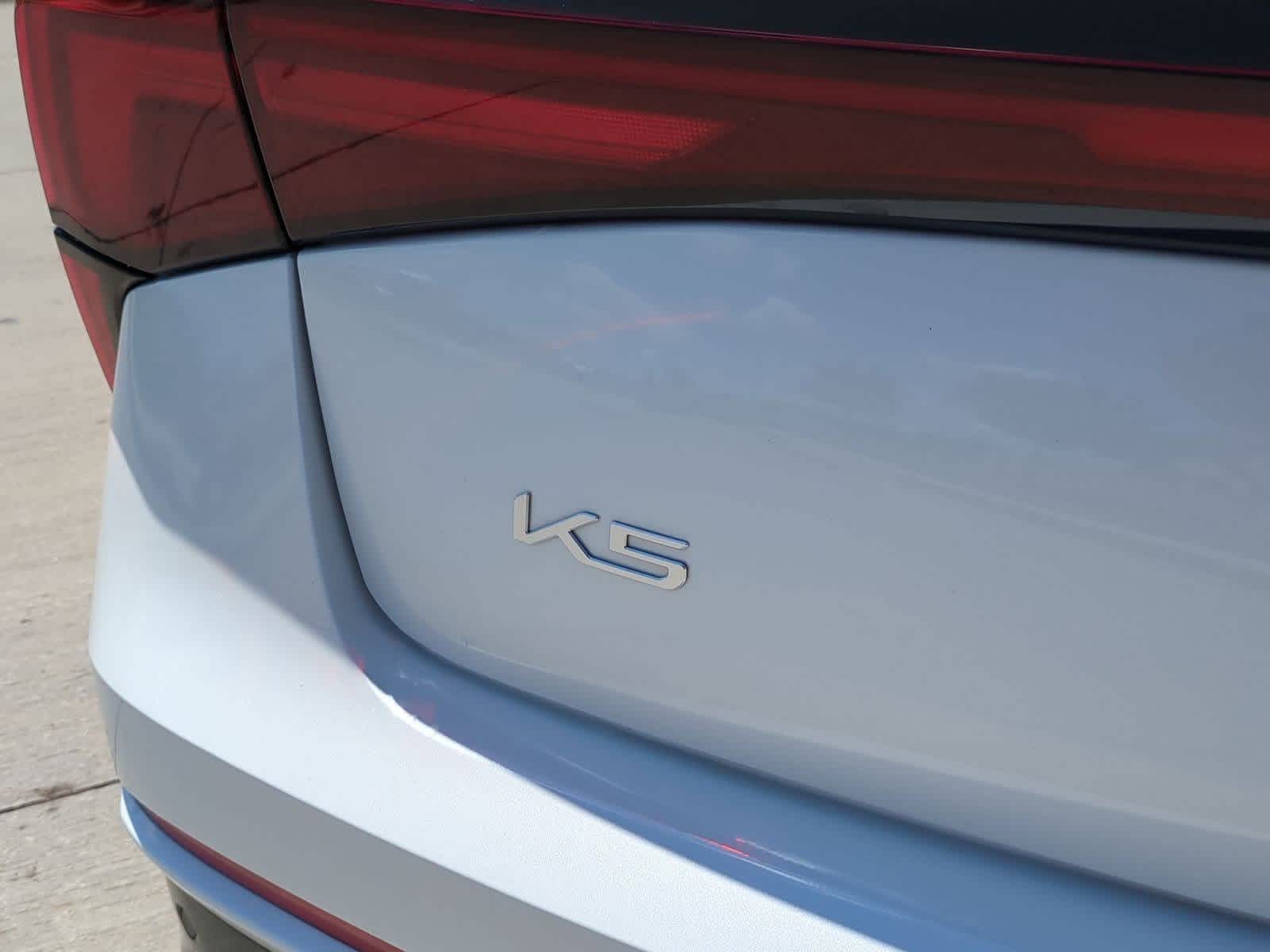Vehicle image 11 of 34