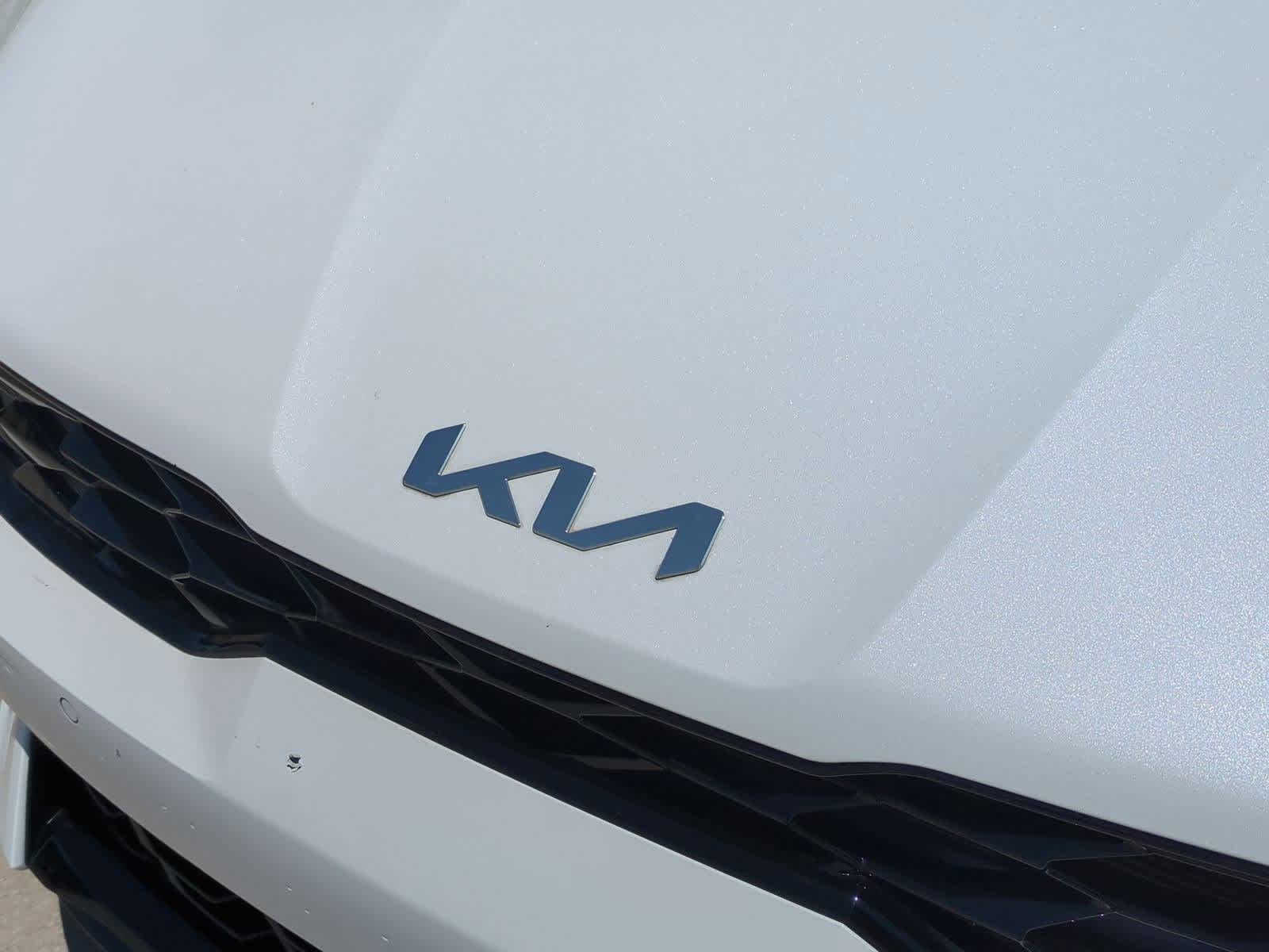Vehicle image 10 of 34