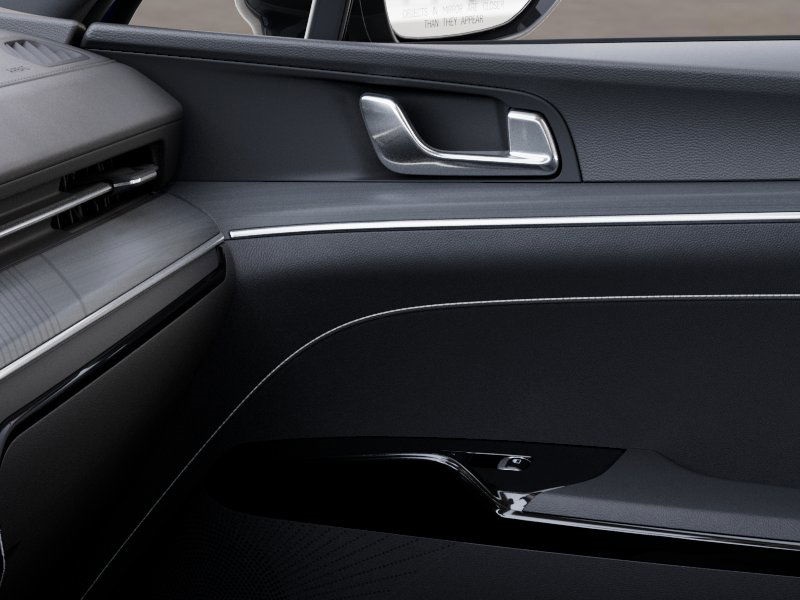 Vehicle image 25 of 27