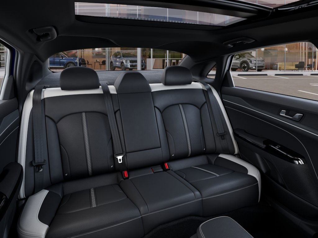 Vehicle image 16 of 27