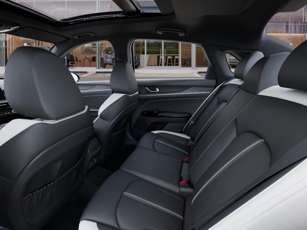 Vehicle image 18 of 27