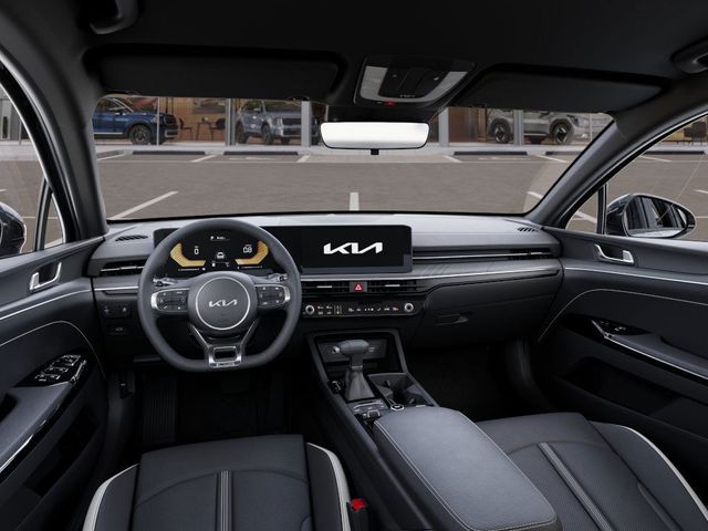 Vehicle image 15 of 27