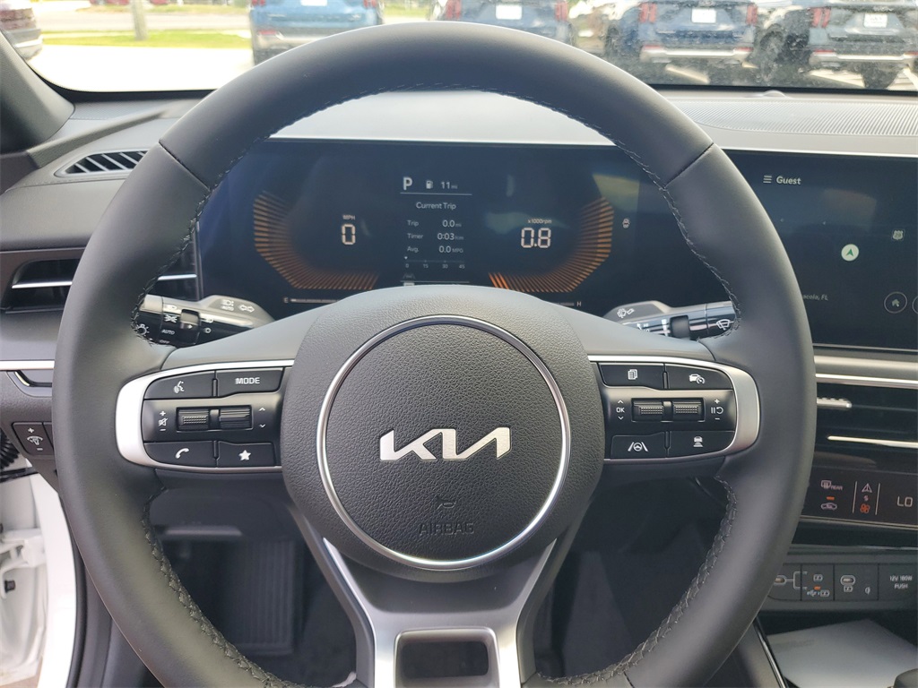 Vehicle image 15 of 30