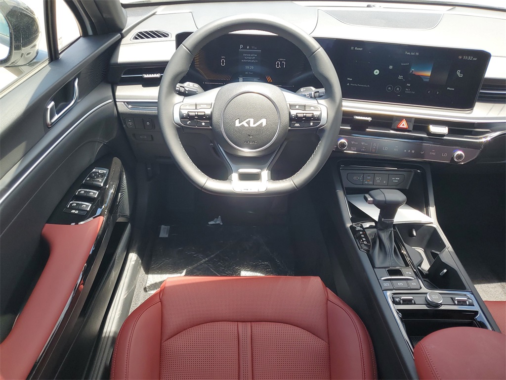 Vehicle image 11 of 30