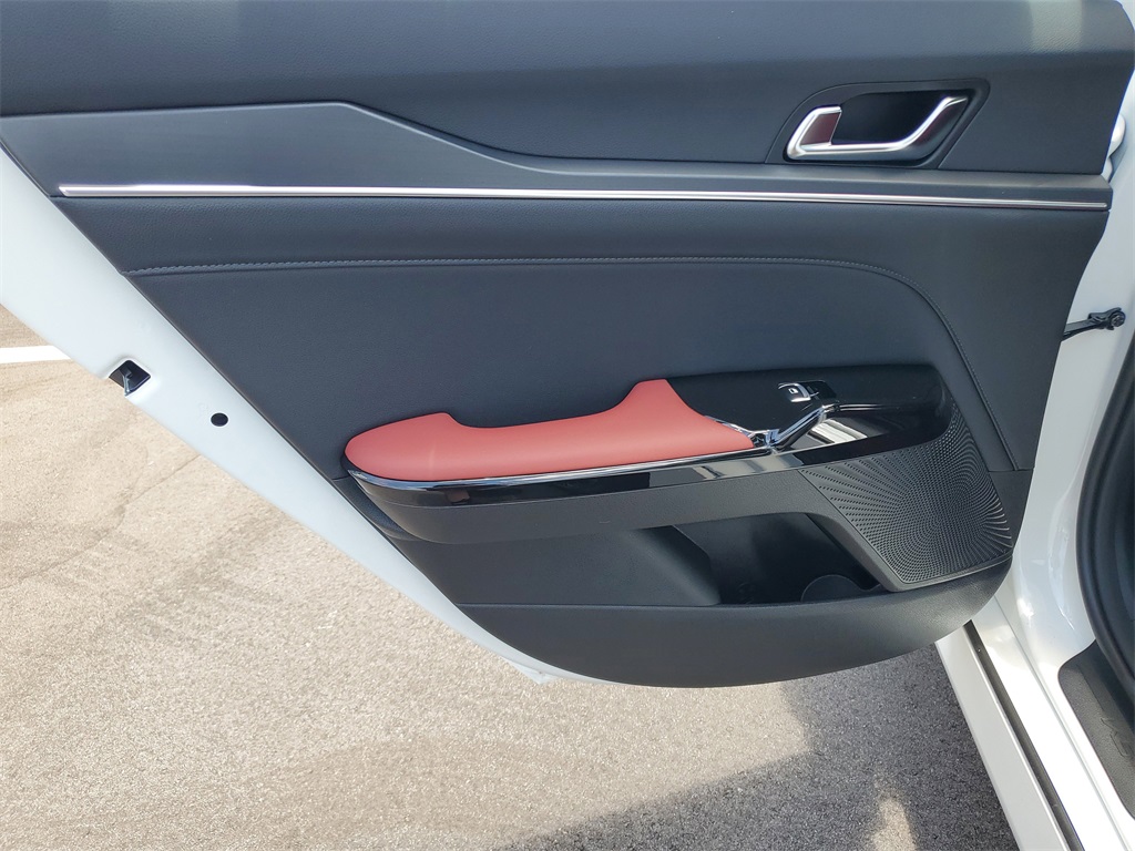 Vehicle image 22 of 30