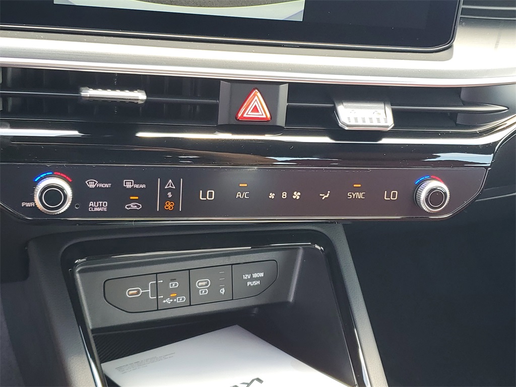 Vehicle image 28 of 30