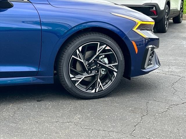 Vehicle image 23 of 29