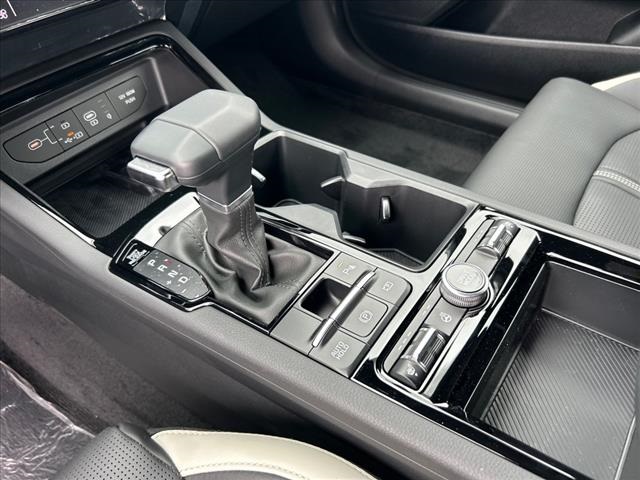 Vehicle image 17 of 29