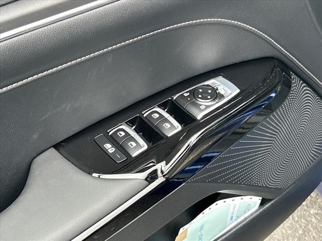 Vehicle image 10 of 29
