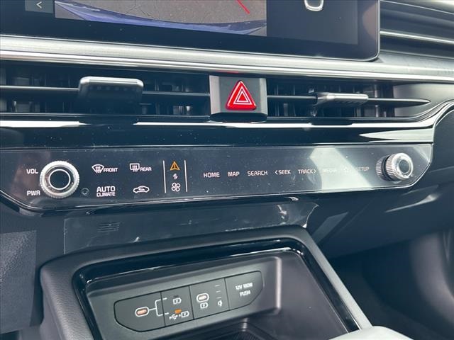 Vehicle image 15 of 29