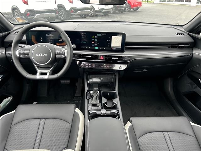 Vehicle image 28 of 29