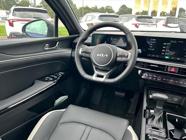 Vehicle image 26 of 29