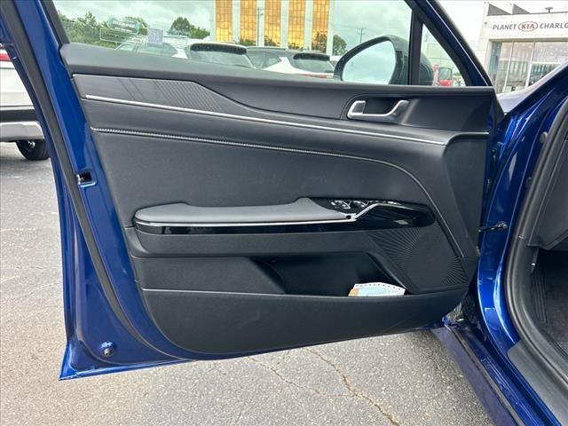 Vehicle image 9 of 29