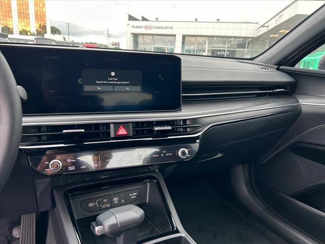 Vehicle image 13 of 29