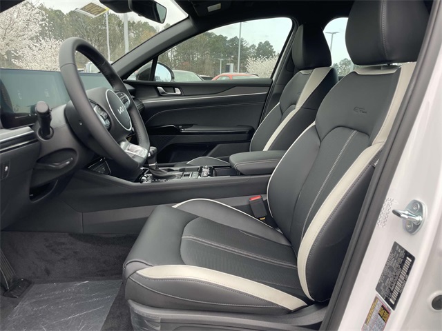 Vehicle image 10 of 37