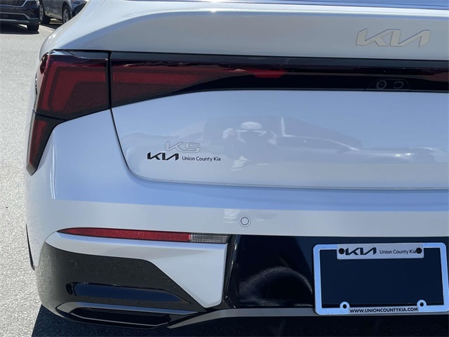 Vehicle image 16 of 37