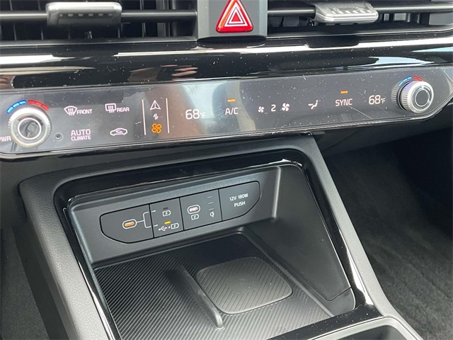 Vehicle image 34 of 37