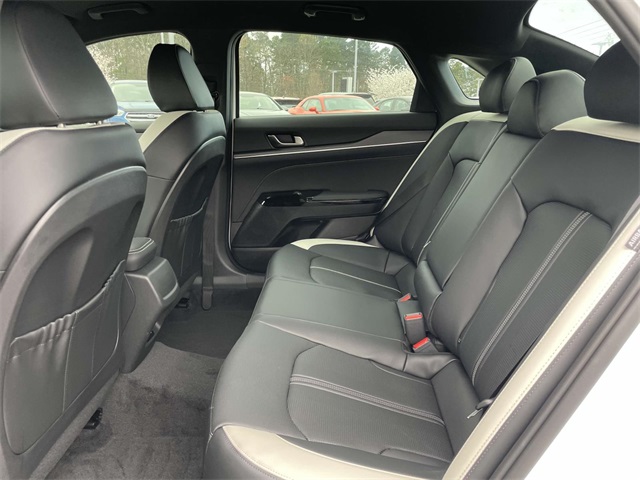 Vehicle image 11 of 37