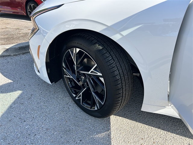 Vehicle image 5 of 25