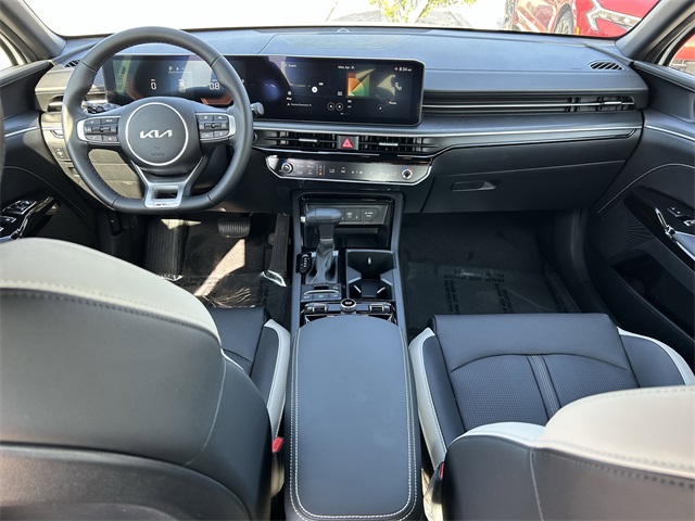 Vehicle image 10 of 25