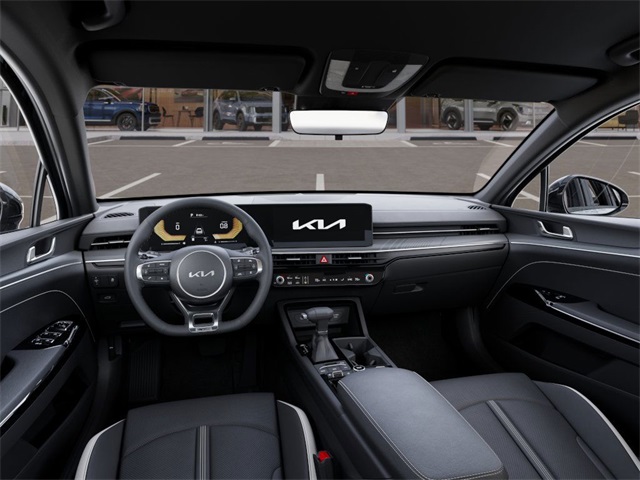 Vehicle image 14 of 27