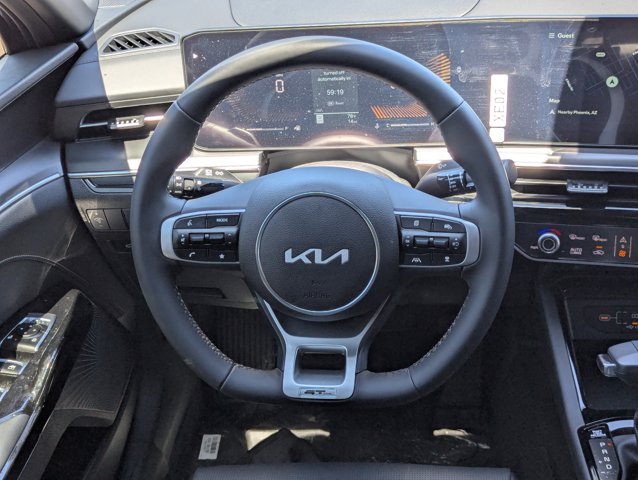 Vehicle image 17 of 31