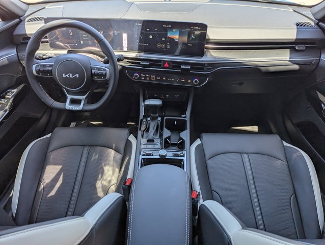 Vehicle image 15 of 31