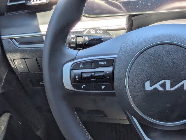 Vehicle image 18 of 31
