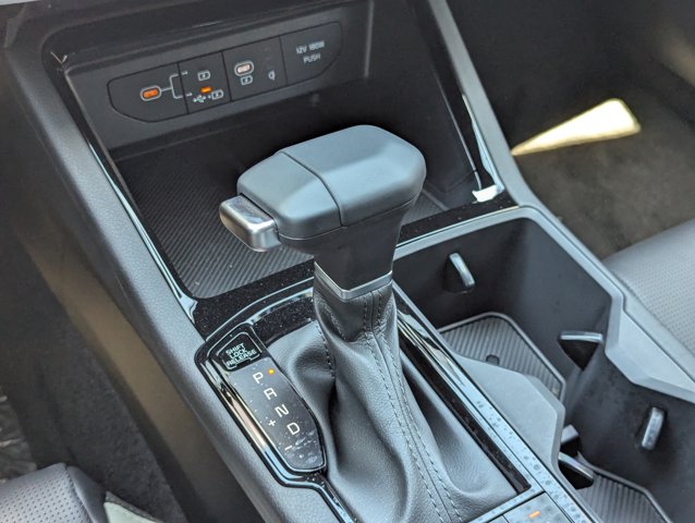 Vehicle image 21 of 31