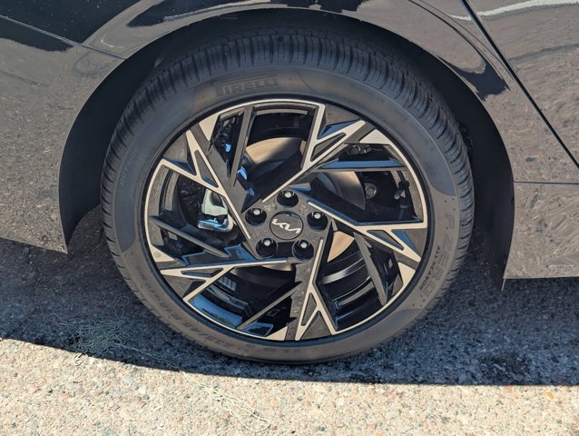 Vehicle image 8 of 31