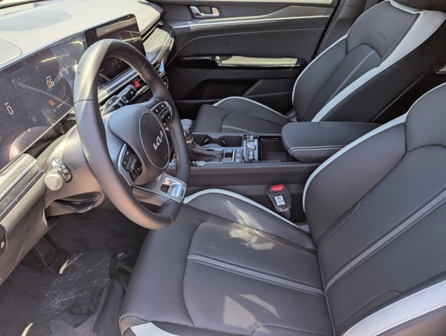 Vehicle image 23 of 31