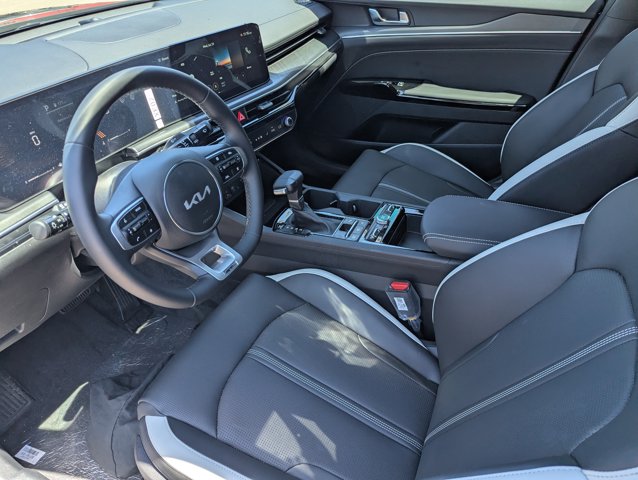 Vehicle image 26 of 31