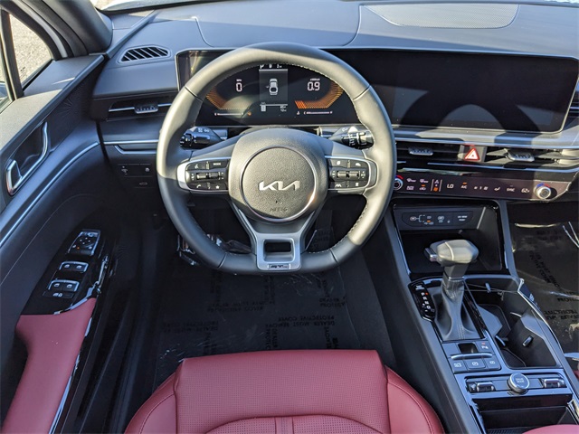 Vehicle image 8 of 28