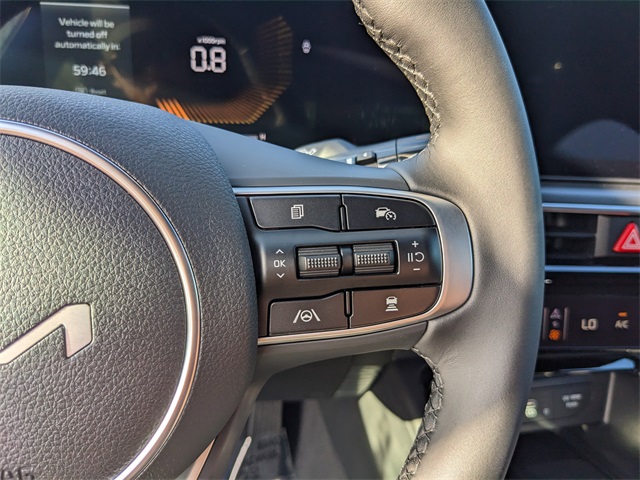 Vehicle image 12 of 28