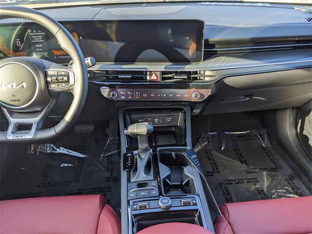 Vehicle image 10 of 28