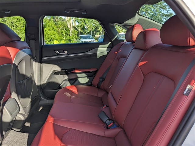 Vehicle image 6 of 28