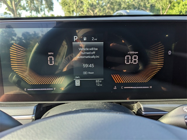 Vehicle image 13 of 28