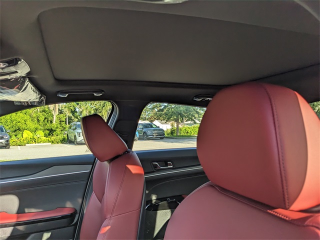 Vehicle image 7 of 28