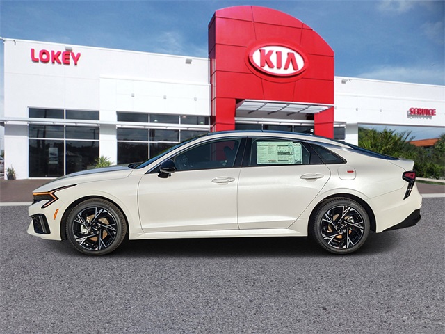 Vehicle image 4 of 28