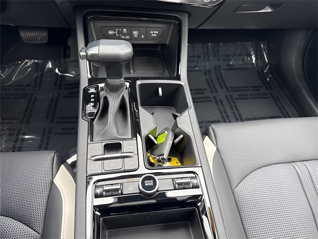 Vehicle image 17 of 18